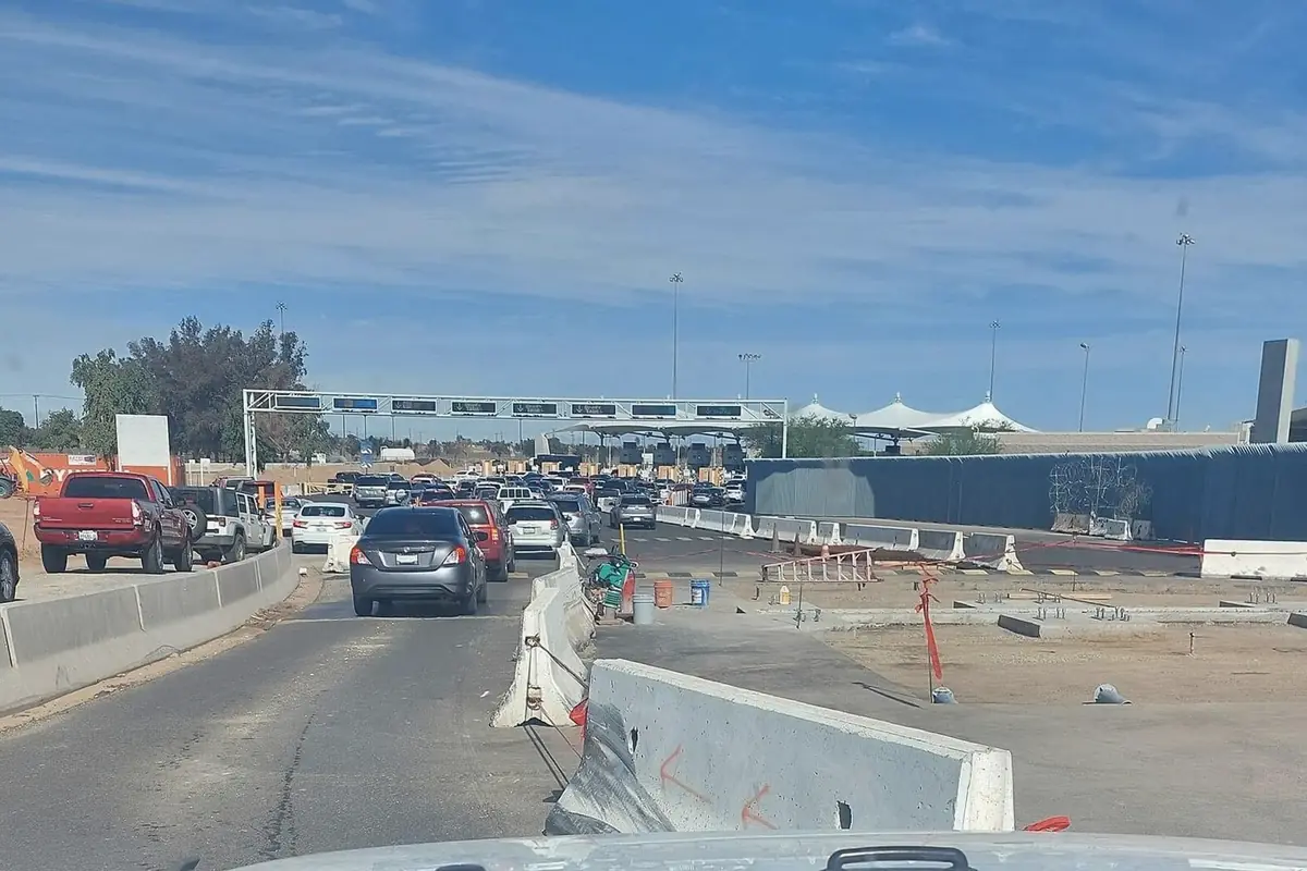 Cruce fronterizo entre Mexicali y Calexico